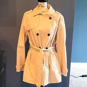 Gap trench coat large